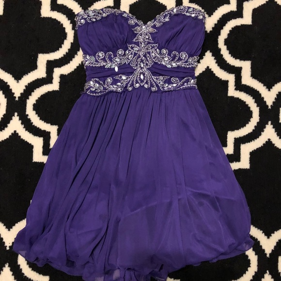 Dress - Picture 1 of 2